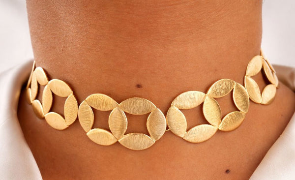Inverted diamond choker